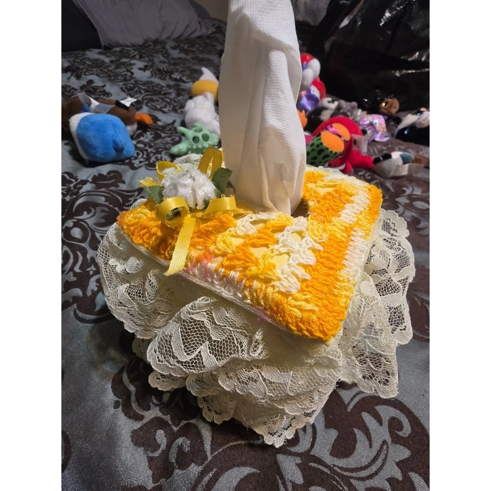Vintage Tissue Box Cover Cozy Handmade Crochet Orange‎ Yellow White
